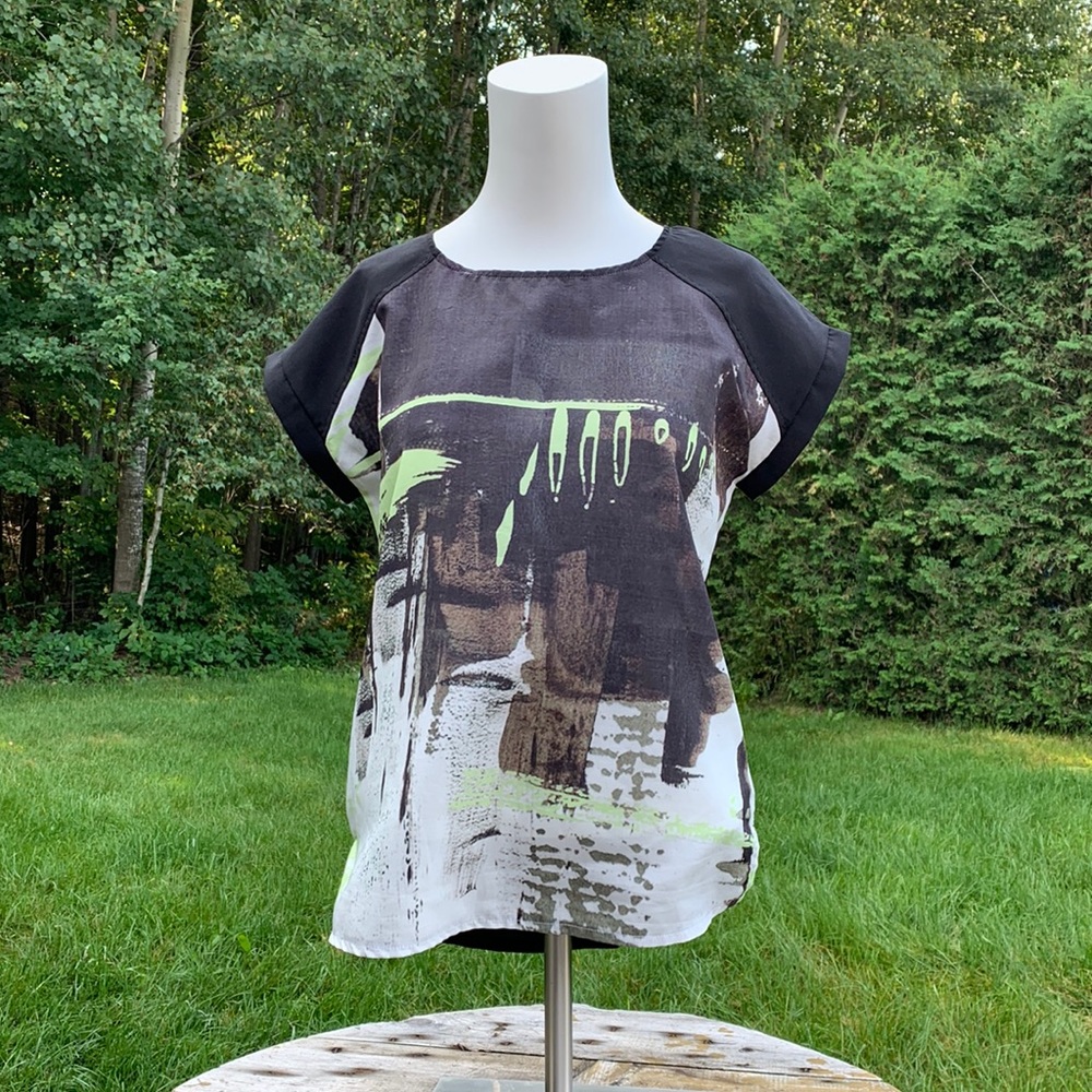 LAST CHANCE ✨ Schwiing ⎮ Short sleeve graphic blouse